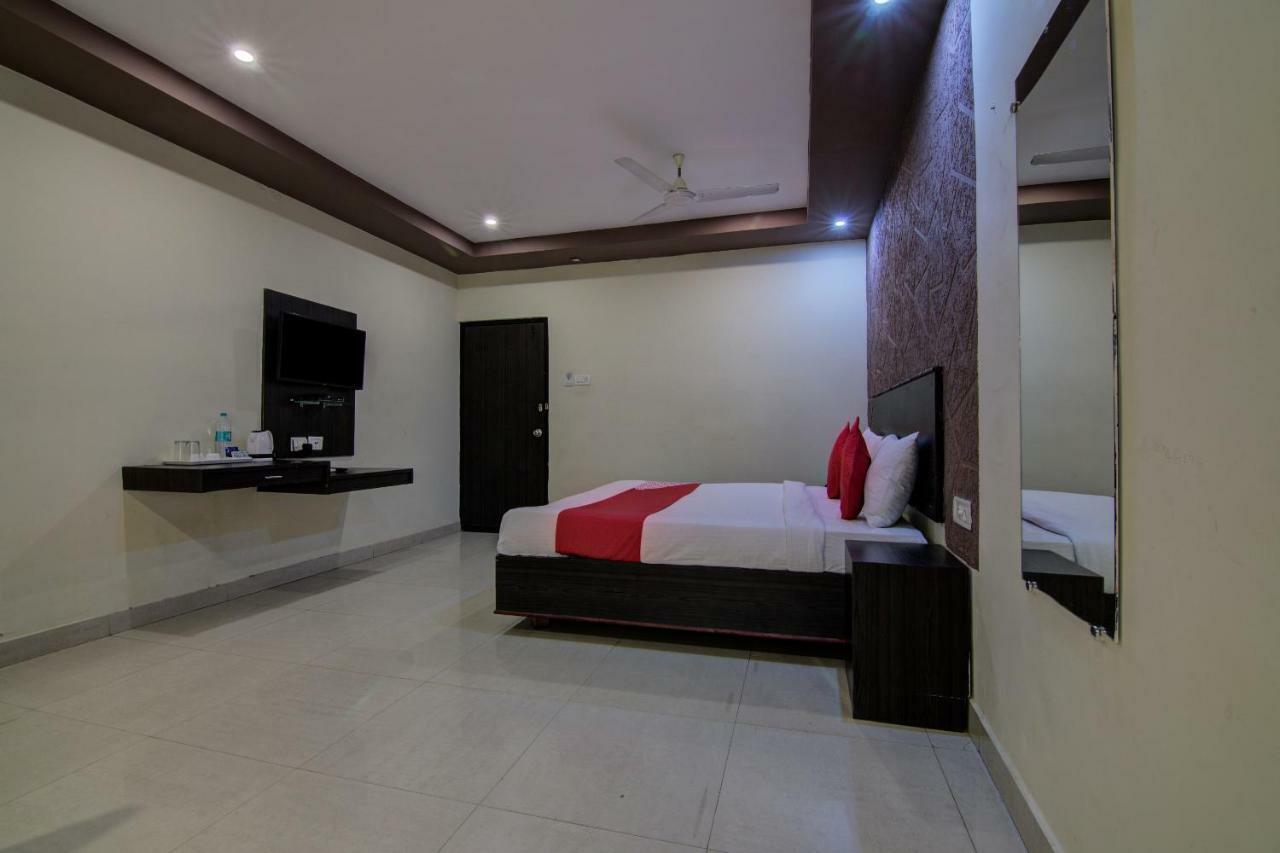 Oyo 16961 Sea Rock Hotel Visákhapatnam Kültér fotó